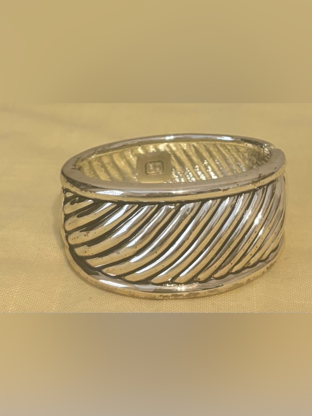Premier Designs Signed Silver Tone Hinged Clamper Bracelet Bangle Jewelry